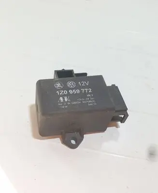 Skoda Octavia Mk2 (1Z) Seat heating relay 1Z0959772