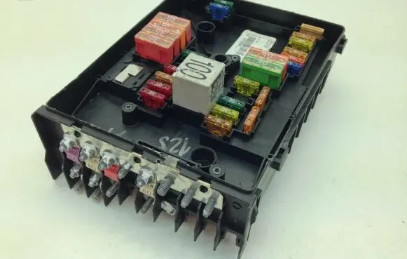Volkswagen Golf Plus Fuse box set 1K0937125A