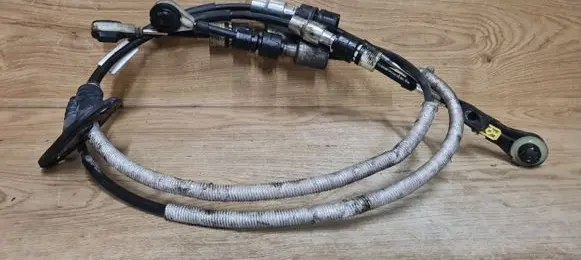 Gear shift cable linkage