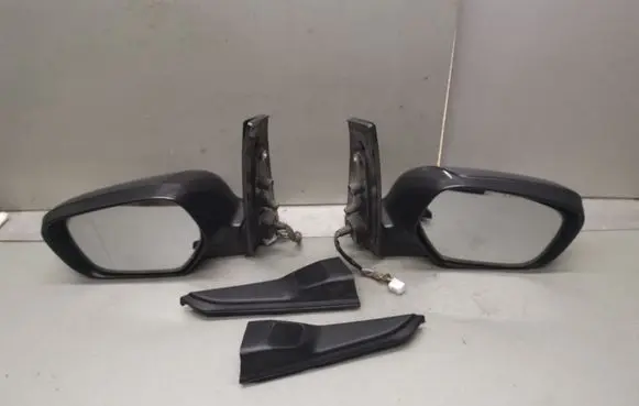 Mitsubishi Grandis Front door electric wing mirror MN151790 MN151789