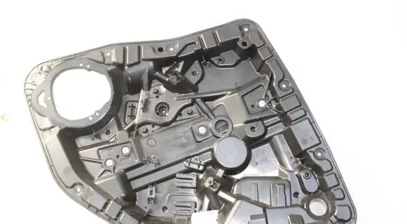 Mercedes-Benz EQA Rear window lifting mechanism without motor 