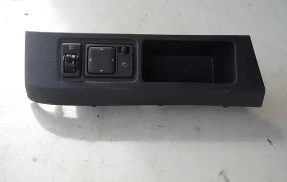 Nissan Micra Wing mirror switch 68485