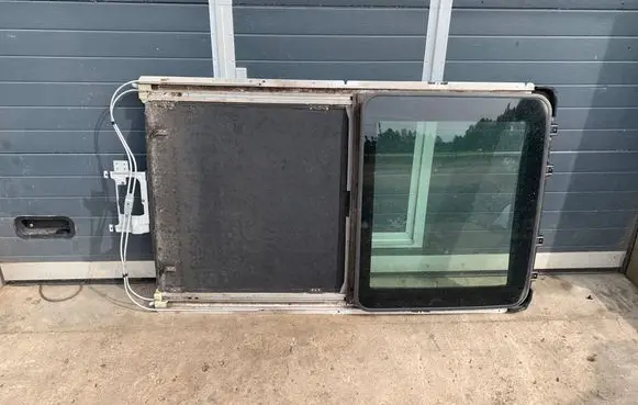 Nissan X-Trail T30 Sunroof set A1687800029