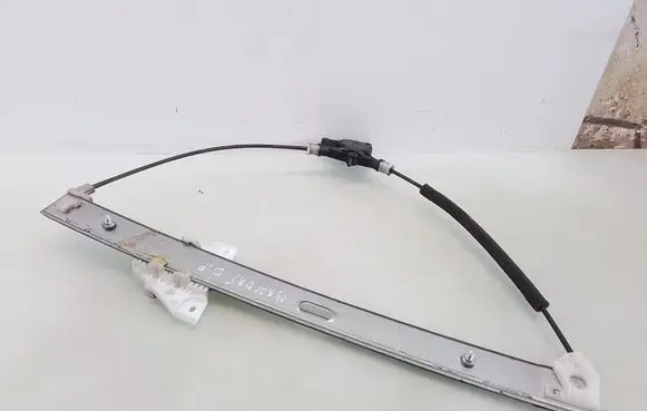 Mazda 5 Front window lifting mechanism without motor