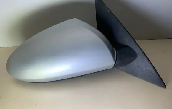 Nissan Primera Front door electric wing mirror 96301AU417