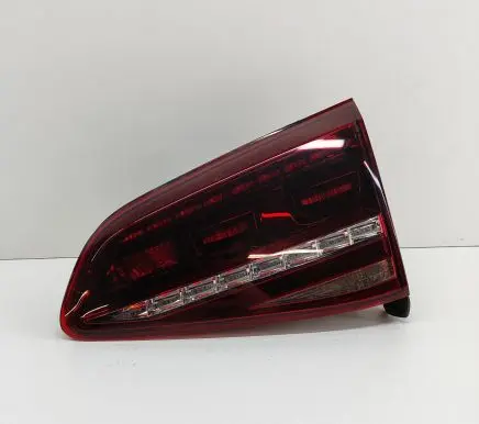 Volkswagen Golf VII Tailgate rear/tail lights 5Q0945308E