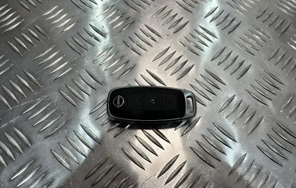 Nissan X-Trail T33 Ignition key/card S180146106