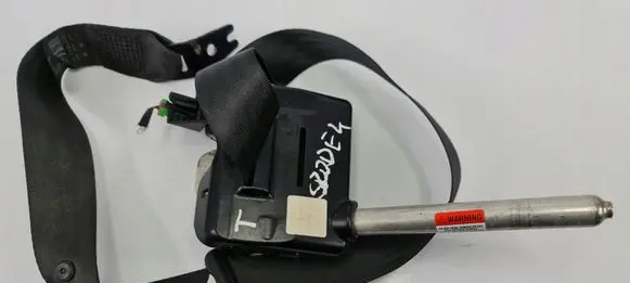 Volvo XC70 Middle seatbelt (rear) 39859409