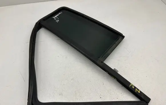 Jeep Commander Rear vent window glass 43R000265
