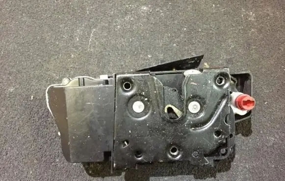 Peugeot 607 Rear door lock