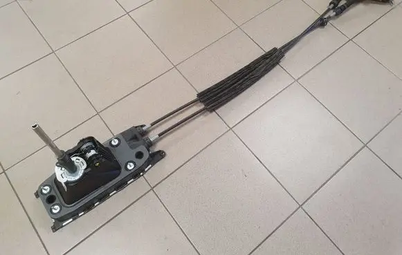 Audi Q2 - Gear shifter/selector 5Q0711049BP