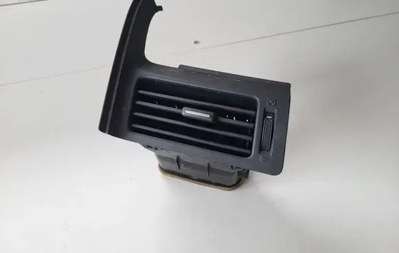 Toyota Verso Dashboard side air vent grill/cover trim 556800F040
