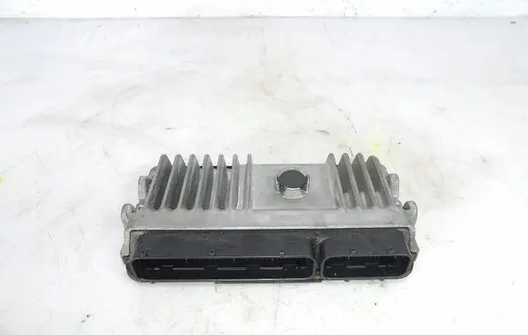 Toyota Avensis T270 Engine control unit/module ECU 8966105M80