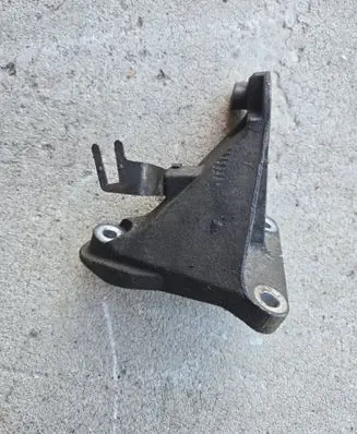 Volvo S70 V70 V70 XC Engine mounting bracket 074199275