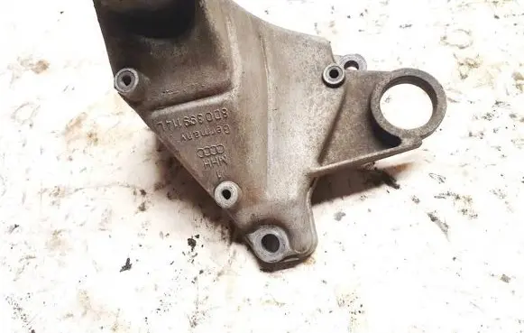 Audi A4 S4 B5 8D Engine mounting bracket 8d0399114l