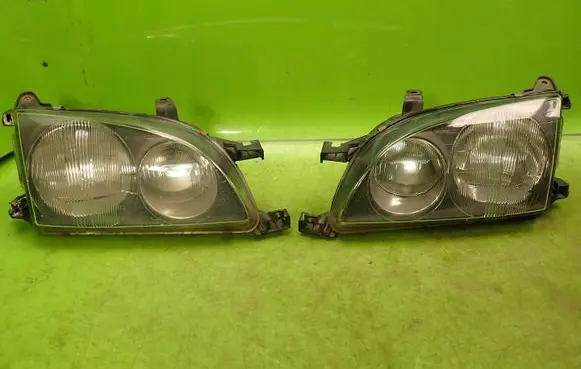 Toyota Avensis T220 Headlights/headlamps set 5453336654533365