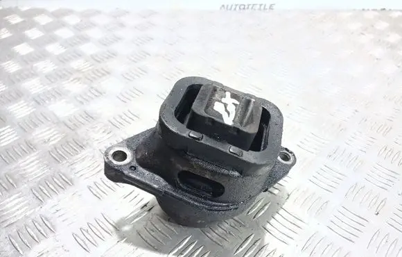 Land Rover Range Rover L322 Engine mount bracket