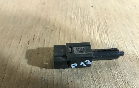 Nissan Primera Clutch pedal sensor 