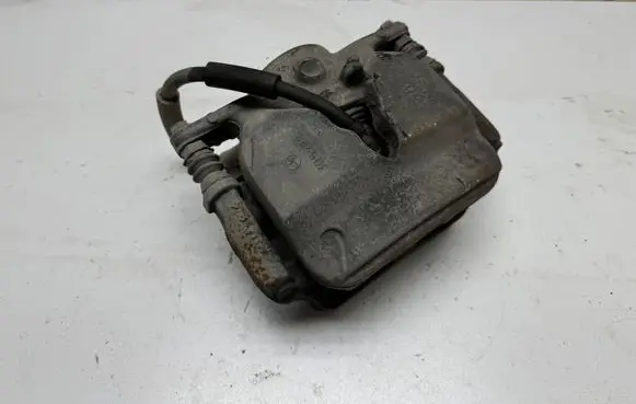 Mercedes-Benz C W205 Front brake caliper 