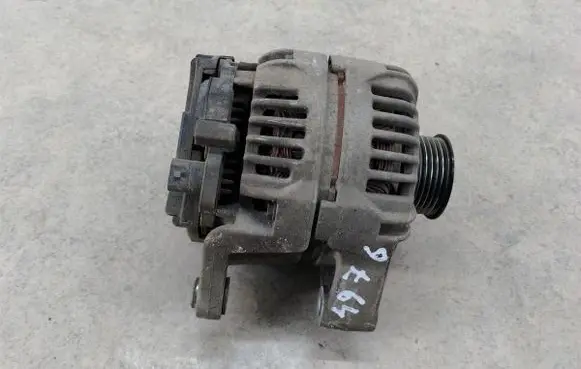 Opel Corsa D Generator/alternator 13222930