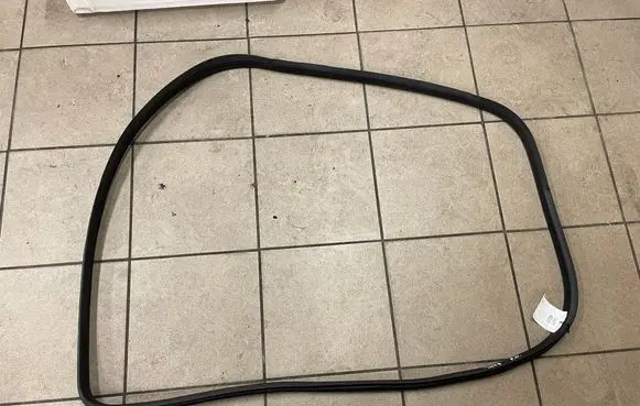Mercedes-Benz E W212 Front door rubber seal