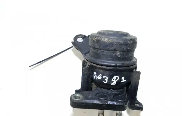 Toyota Avensis Verso Engine mount bracket