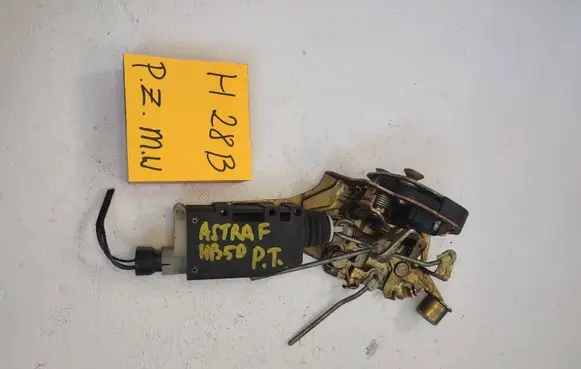 Opel Astra F Rear door lock 08N92