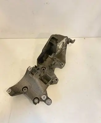 Volkswagen PASSAT B7 Generator/alternator bracket 03L903143Q