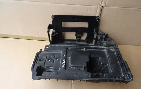 Hyundai Tucson IV NX4 Battery tray 37150N7000
