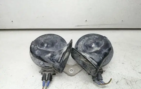 Audi A6 S6 C4 4A Horn signal