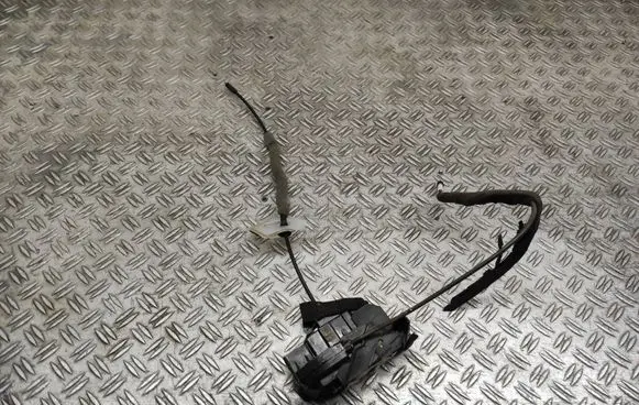 Nissan Qashqai+2 Front door lock 80500EY13D