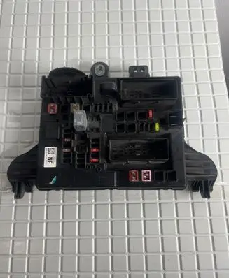 Opel Insignia A Fuse module 529050199