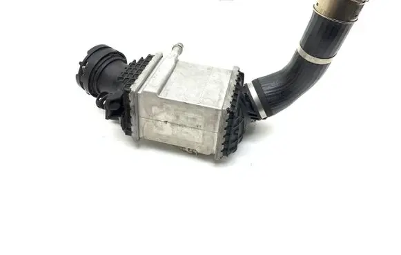 BMW 5 G30 G31 Intercooler radiator 8619390 22828110