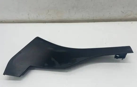 Maserati Ghibli (C) pillar trim 06700194220