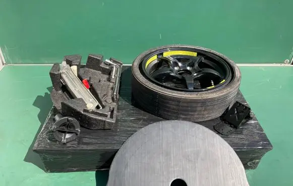 Mercedes-Benz C W203 R15 spare wheel 2034012002 1205810246