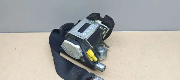 Mercedes-Benz C W204 Rear seatbelt A2048600485