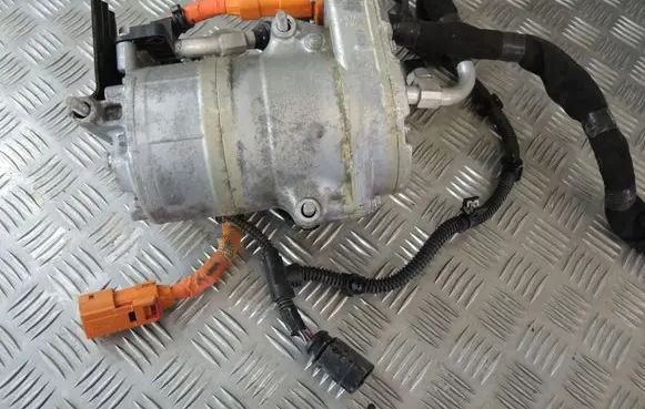 Porsche Panamera (971) Air conditioning (A/C) compressor (pump) 4G0816797C