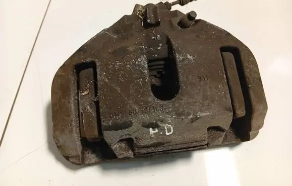 BMW 5 GT F07 Front brake caliper 