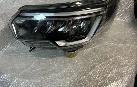 Renault Trafic III (X82) Headlight/headlamp 