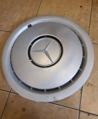 Mercedes-Benz C W202 R15 wheel hub/cap/trim 1244010424 7226310