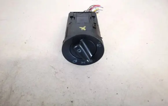 Volkswagen Golf IV Light switch 1c0941531