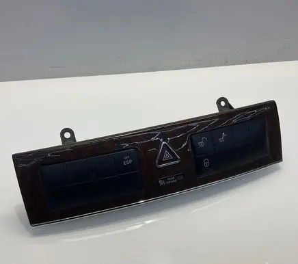 Mercedes-Benz C W203 Hazard light switch 2038700110 33630102 50321160001101
