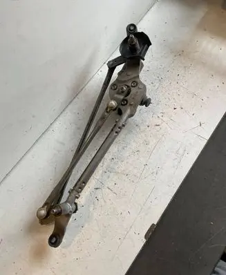 Subaru Outback (BS) Front wiper linkage and motor 86511AL02A