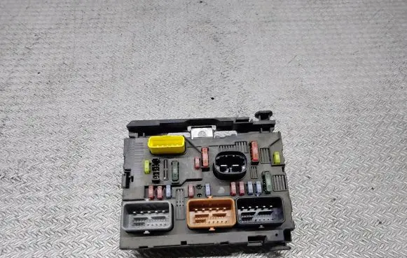Peugeot 307 Fuse module 9661087080 BSML1100