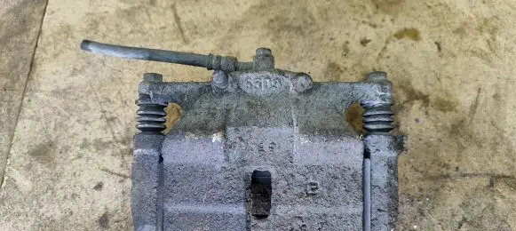 Nissan Qashqai Front brake caliper