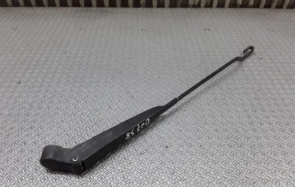 Nissan Navara D22 Front wiper blade arm