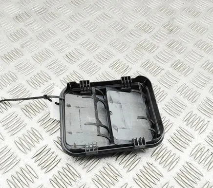 Renault Arkana Quarter panel pressure vent 93862182 8200728288