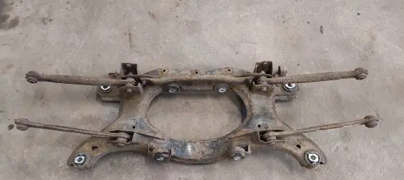 Land Rover Evoque I Rear subframe 