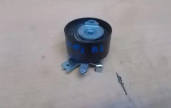 Renault Megane III Timing belt tensioner 