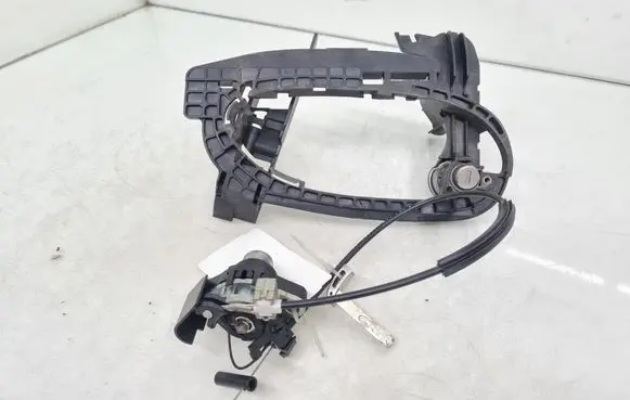 BMW 7 E65 E66 Tailgate exterior lock 7197480 7191576